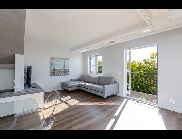 3 BEDROOM APARTMENT TO LET IN DE WATERKANT